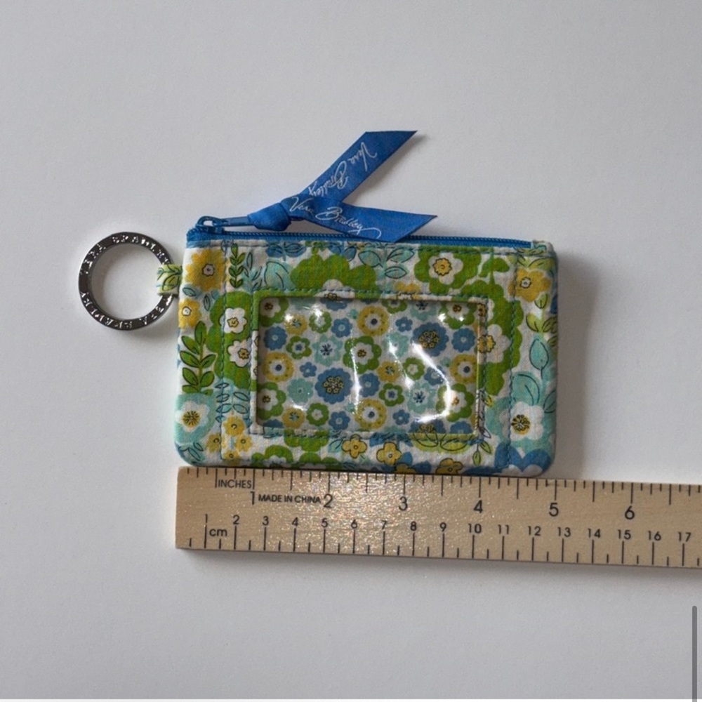 Vera Bradley | Floral ID Case with Keyring - Picture 8 of 10